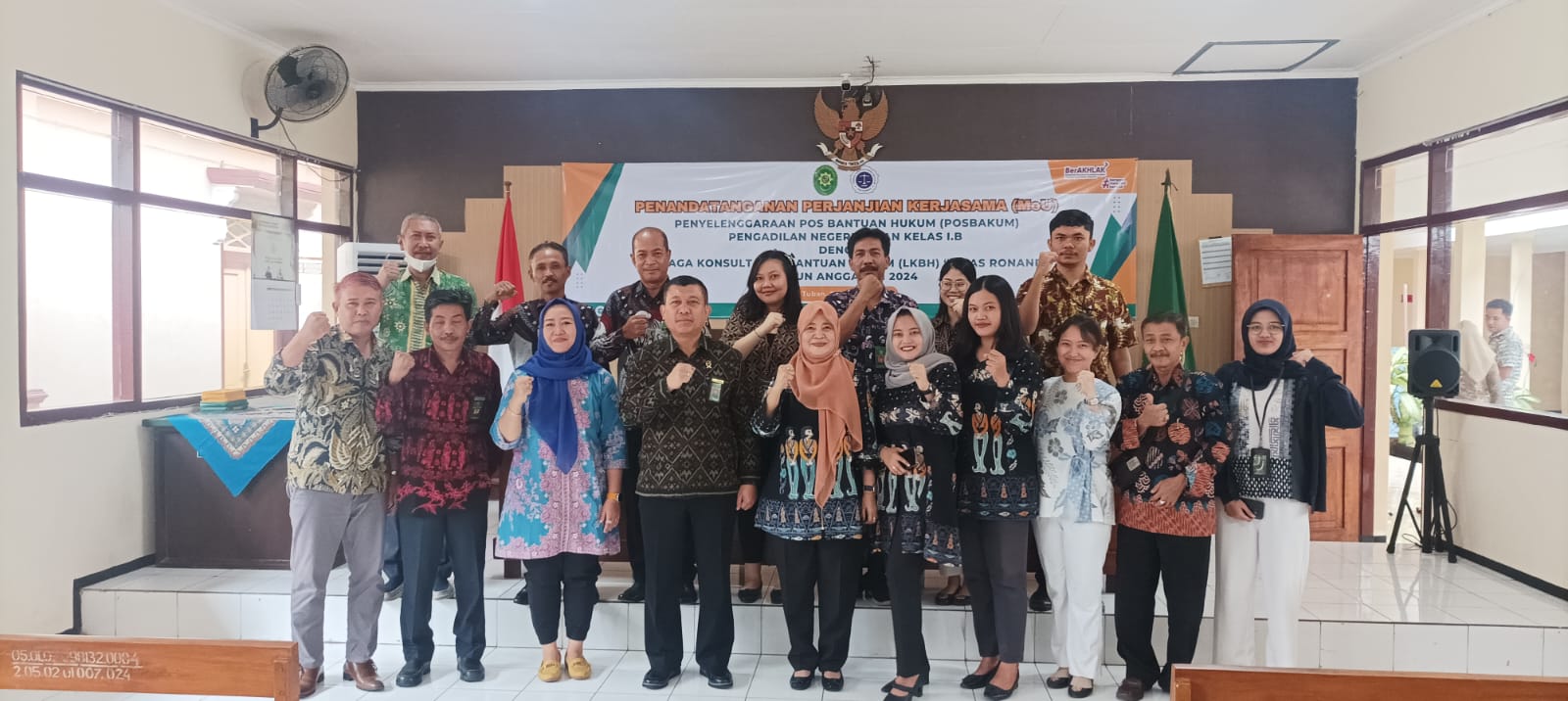 Penandatanganan  Perjanjian Kerjasama dalam Penyelenggaraan Pos Bantuan Hukum (POSBAKUM)  Pengadilan Negeri Tuban dengan Lembaga Bantuan Hukum (LBH) Trias  Ronando.
