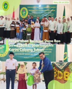 Penyerahan Bantuan Bea Siswa ( BDBS ) Dharmayukti Karini Cabang Tuban